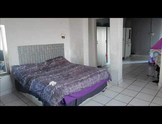 2 BEDROOM HOUSE FOR SALE IN MONTFORD